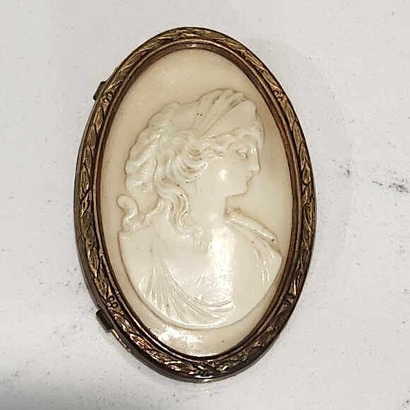 Source Unknown Jewelry - Vintage Celluloid Cameo Brooch